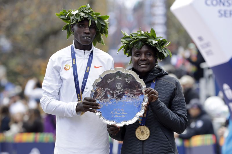 Keniatas Kamworor y Jepkosgei dominan Maratón de Nueva York